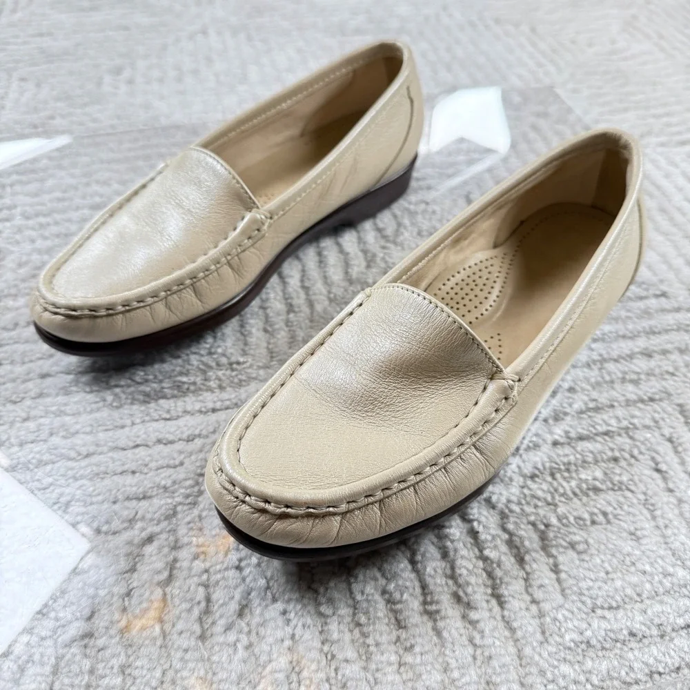 SAS Leather Loafers Women's 6 Cream Beige Classic Comfort Flats Slip On Work
